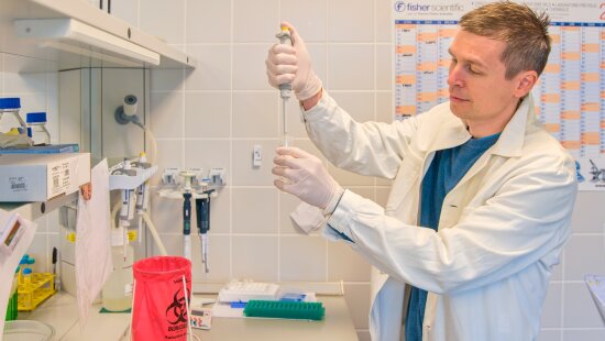 Vedoucí výzkumné skupiny Bartošík: Intenzivní spolupráce s onkology nám dává nesmírně důležitou zpětnou vazbu